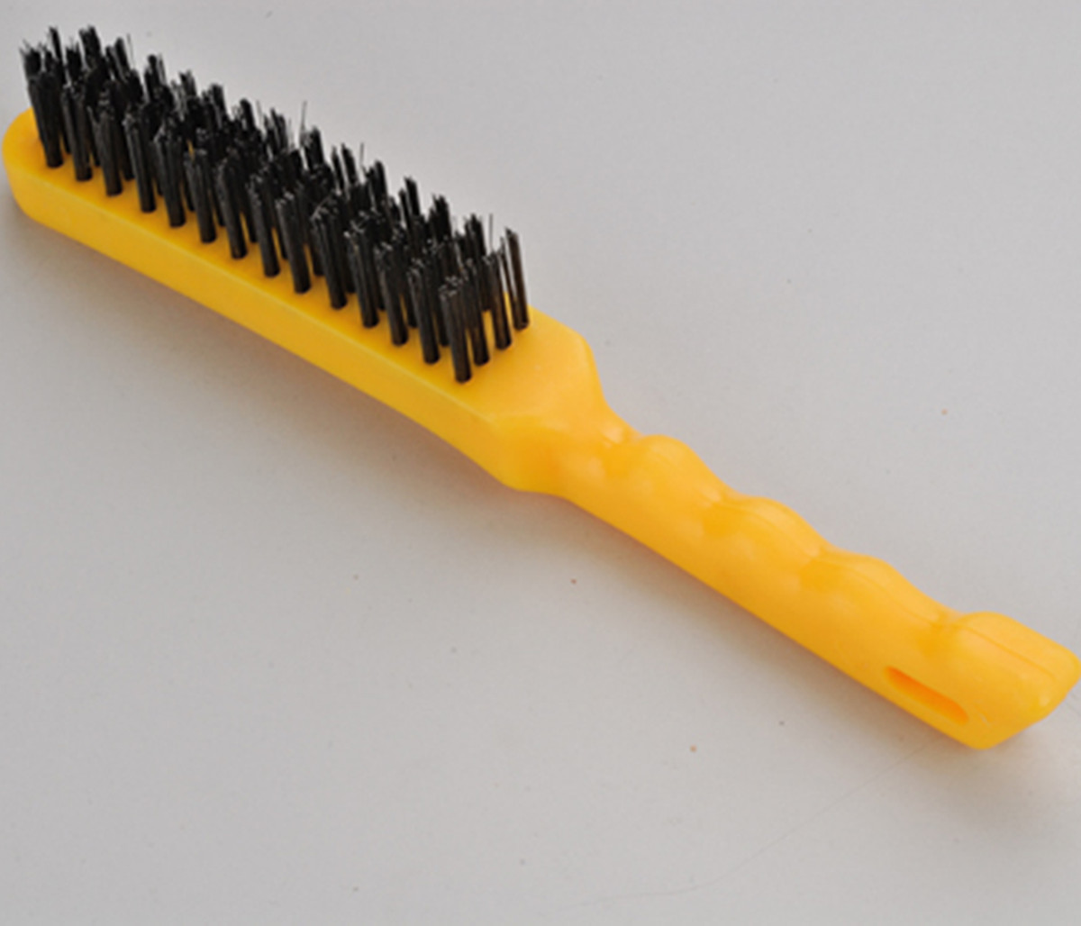 Wire brush plastic cleaning brush